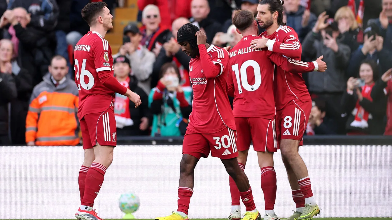 هل يكسر صاروخ سوبوسلاي الرقم التاريخي للنجم ديفيد بيكهام في الدوري الإنجليزي؟